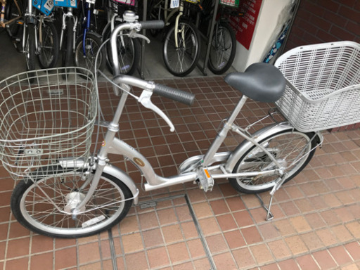 20インチ　跨ぎやすく乗り心地軽いアルミフレーム　ledオートライト付き　シルバー