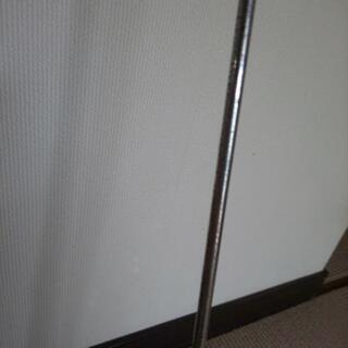 お話し中。柄の長いコロコロの画像