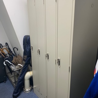 ４人用ロッカー（美品）ノーブランド