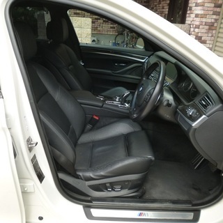 検査3年2月535i MスポーツPKG 306PSターボ/デイライト/黒革/HDDナビ/idrive/地デジ/アイドリングSTOP/パドルシフト/バックカメラ/Bluetoothの画像