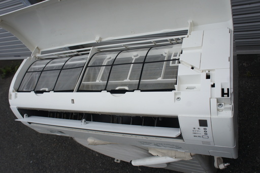 DAIKIN(ダイキン）冷暖房エアコン！2.2KW・格安でお譲ります！