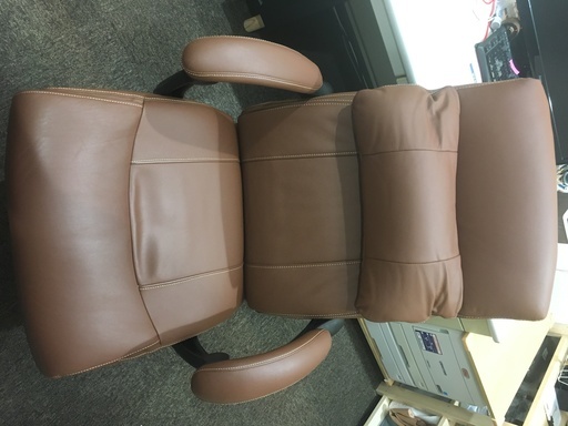 美品　ニトリ　リクライニングワークチェア (アクリス 革 BR) オフィスチェア 肘置き ランバーサポート フットレスト付き　使用期間1年半ほど　各種キャッシュレス決済に対応できます