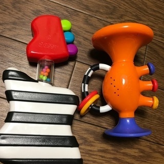 Oball、Sassy、木の車、他 おもちゃ 10点の画像