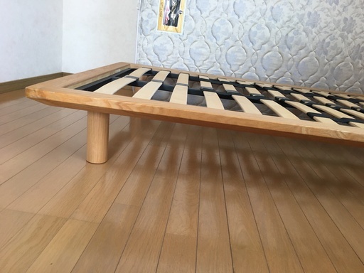 シモンズ＋無印良品コラボ、セミダブルベッド定価23万円!