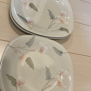 花柄のお皿