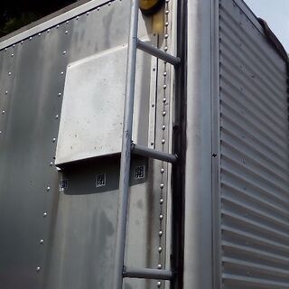 訳あり元PG車長さ5.8メートル４tワイドバンの箱五万円か遠方配達6万円売り保冷車元の画像