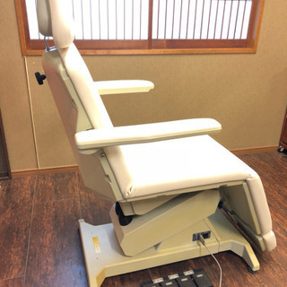 美品！電動エステベッド・中古６月15日まで受付中です。