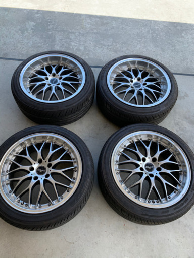 18インチ　225/45/18 8j9j 114.3 タイヤバリ溝