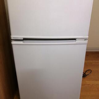 冷蔵庫、電子レンジの画像