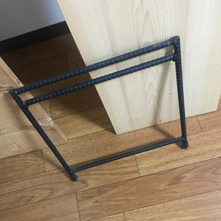 キャンプやインテリアに　アイアンラックの画像