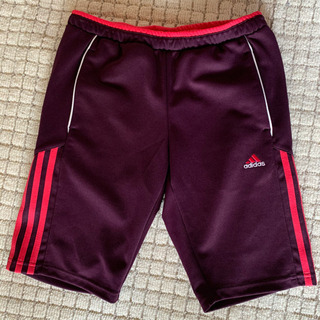 アディダス　ショートパンツ
