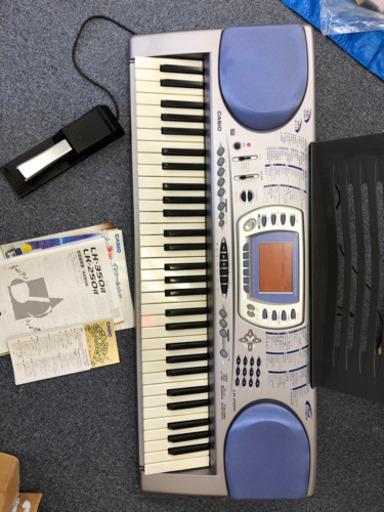 古い電子ピアノ　CASIO