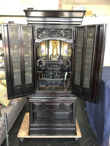 【成約御礼】仏壇[ジャンク]金色装飾/彫り飾り/黒壇調/上下分離可能[中古品]¥2,200