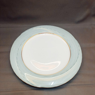 ニナリッチ　お皿　美品　高級