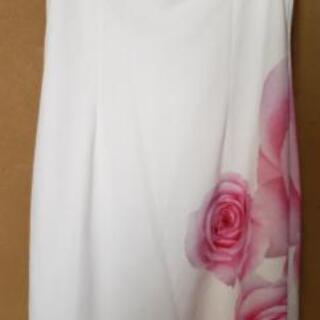 DaTuRa バラ柄タイトワンピの画像