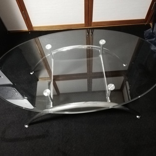 楕円形ガラステーブル（ニトリ製品）