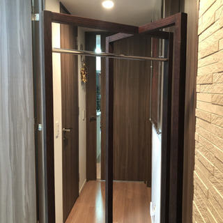 デザイナー ハンガーラック  ウォールナット イタリア輸入の画像