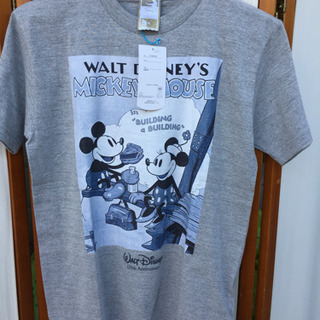 🍀ディズニー［サイズＭ］ミッキー＆ミニー メンズＴシャツ