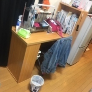 パソコン机譲ります