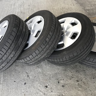 イストから取り外し中古タイヤ　195/60/R16