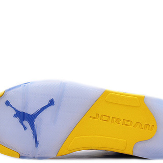 ２０１９年製 エアー ジョーダン５　NIKE air jordan5 レイニー ブルーの画像