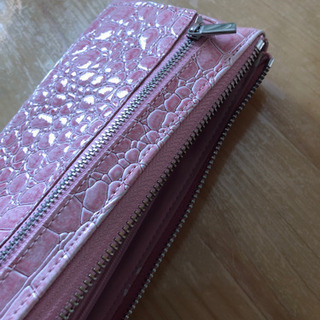 フォリフォリピンク財布の画像