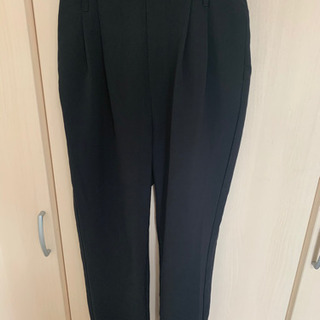 gu ハイウエストチノパンツ