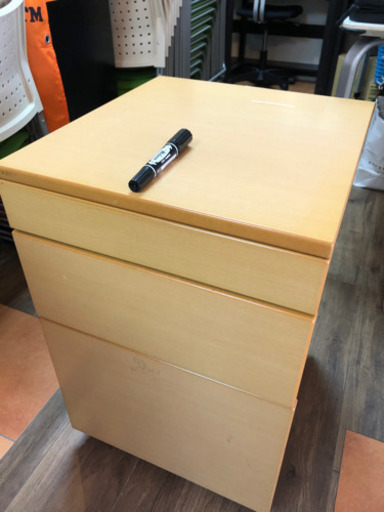 [売ります]木製  3段  サイドラック  中古品 格安 引取り出来る方