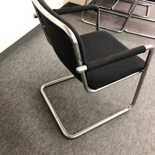 オフィスパイプ椅子の画像