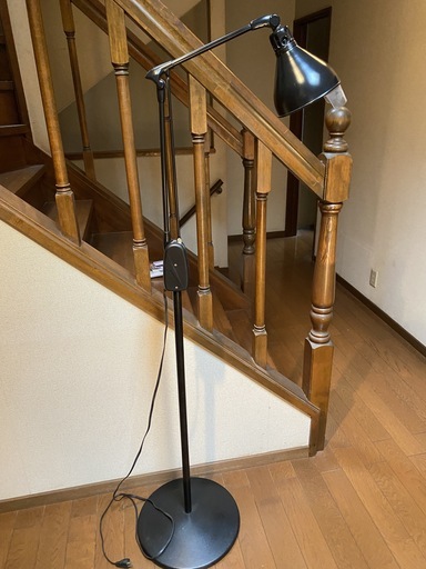 DAZOR社フロアライト　パシフィック・ファニチャー・サービス(PFS)購入　　黒