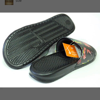 🔚NIKE ベナッシ　新品未使用の画像