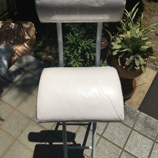 折り畳み椅子の画像