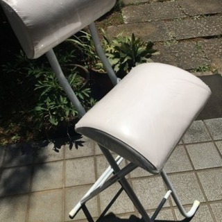 折り畳み椅子の画像