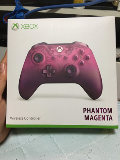 PS4 デュアルショック4 と XBOX のコントローラー 