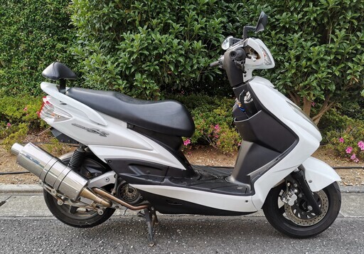 シグナスX SR (2型) / SE44J / 走行6150km / インナーカウル新品交換 / LEDヘッドライト新品 / バッテリー新品 / SP忠男マフラー / キタコ プーリーキット