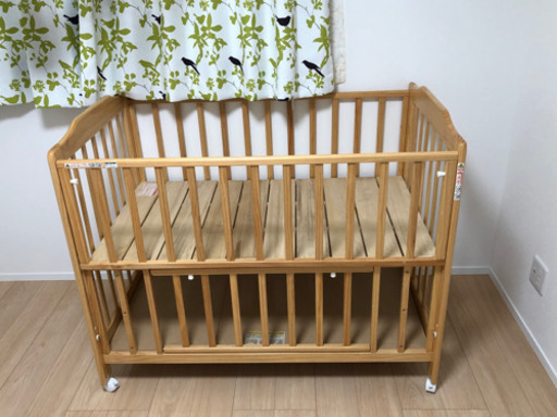 KATOJIベビーベッド使用期間4ヵ月程度　(取引中)