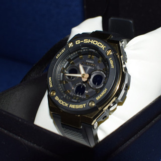 新品同様です　CASIO　G-SHOCK　GST-W300G-1...