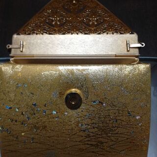 パーティー　バッグ　金色ほぼ新品の画像