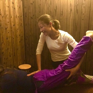 ★完全週休２日★　リラクゼーションサロンの正社員募集　バリ式リンパマッサージ　タイ古式マッサージ　もみほぐしスタッフの画像