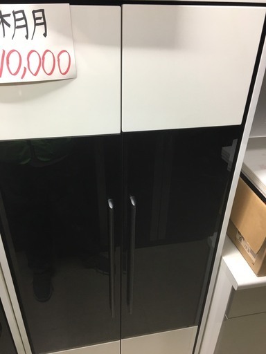 ☆中古 激安！！ 上質収納棚　木製　ガラストップ　インテリア収納　美品　￥10,000！！