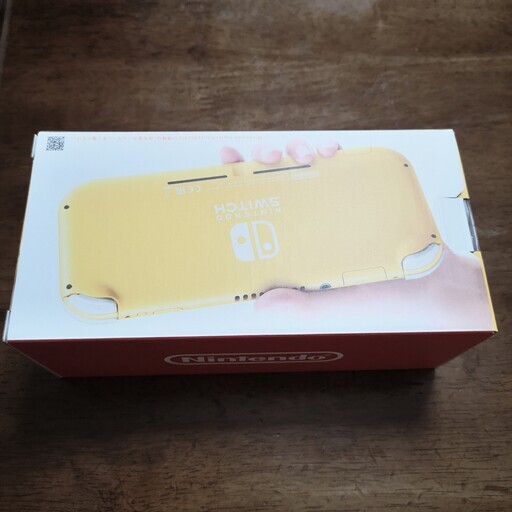 任天堂 スイッチライト　イエロー