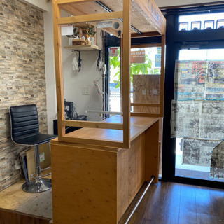 カウンター上部什器の画像