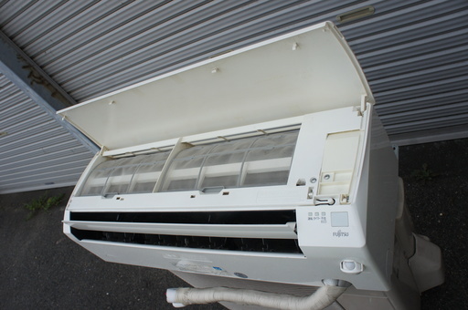 FUJITSU(富士通）エアコン！2.8KW(10畳用）を格安でお譲りします！