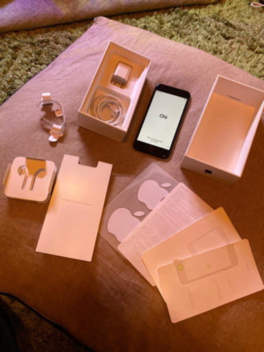 iPhone7 128g ブラック使用半年　シムフリー美品！