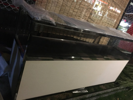 ガラスケース　商品棚　ショーケース