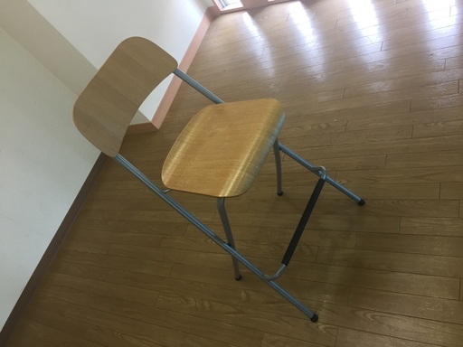 ハイチェア　お安くお譲りさせて頂きます。　※会議室テーブル・講師台・ハイチェアもあります。