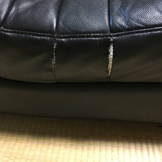 ニトリ　革張り二人がけソファー　黒の画像