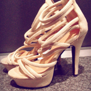 ベージュ 美脚ストラップサンダル ハイヒール 厚底の画像