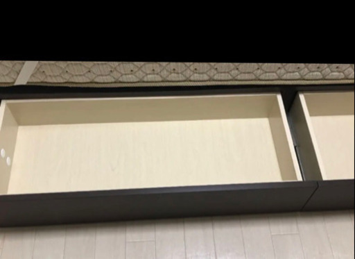 ダブルベッド(収納付き)