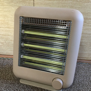 【最終値下げ】遠赤外線電気ストーブ スチーム機能付きの画像